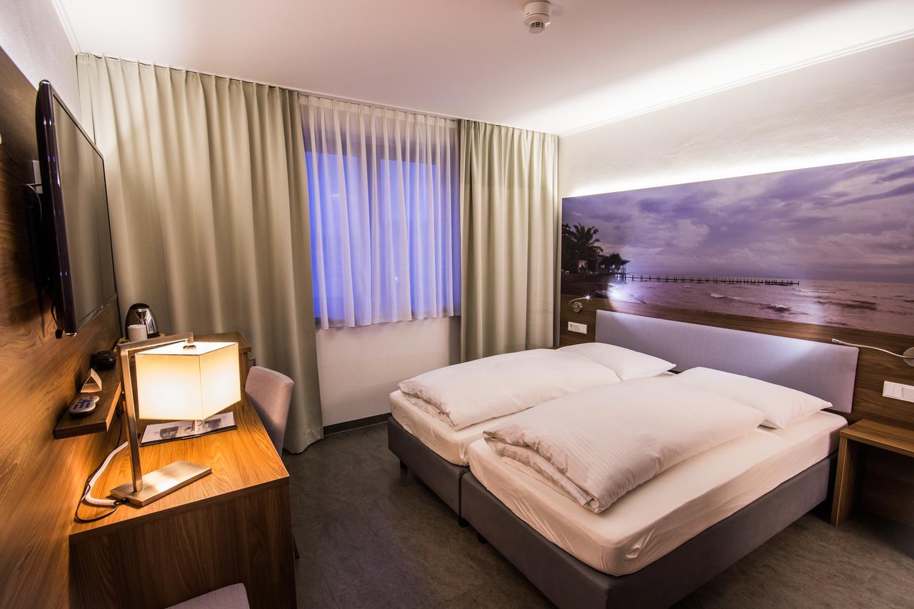 Hotel7Continents Neutraubling Exterior foto